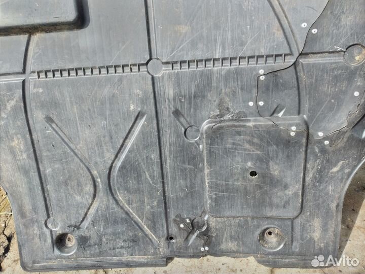 Защита двигателя Фольксваген Транспортер Т5 ориг