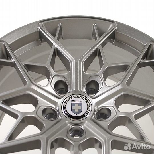 Sakura Wheels YA8135 8x18/5x114.3 ET35 DIA73.1
