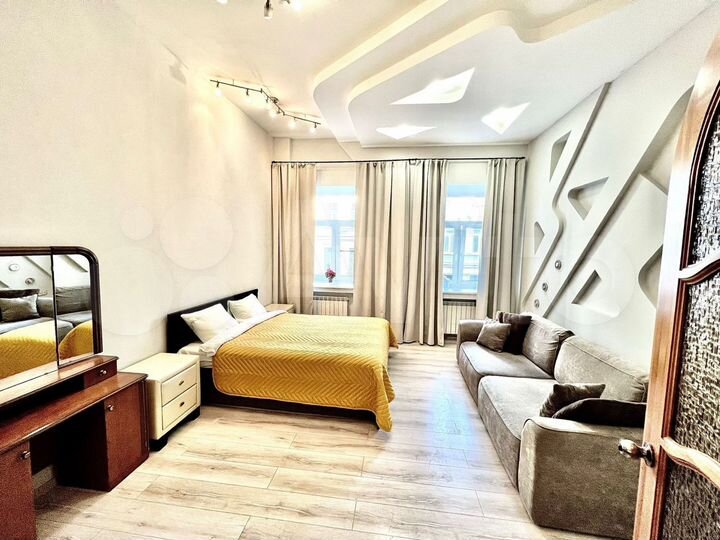 4-к. квартира, 140 м², 2/4 эт.