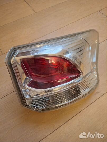 Фонари задние Outlander 3 б/у с дефектом