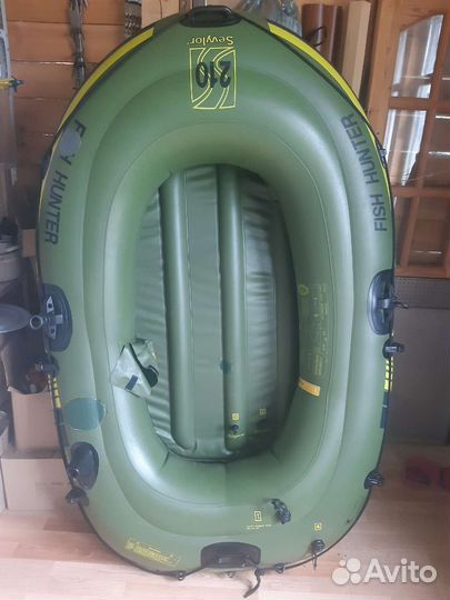 Лодка весельная