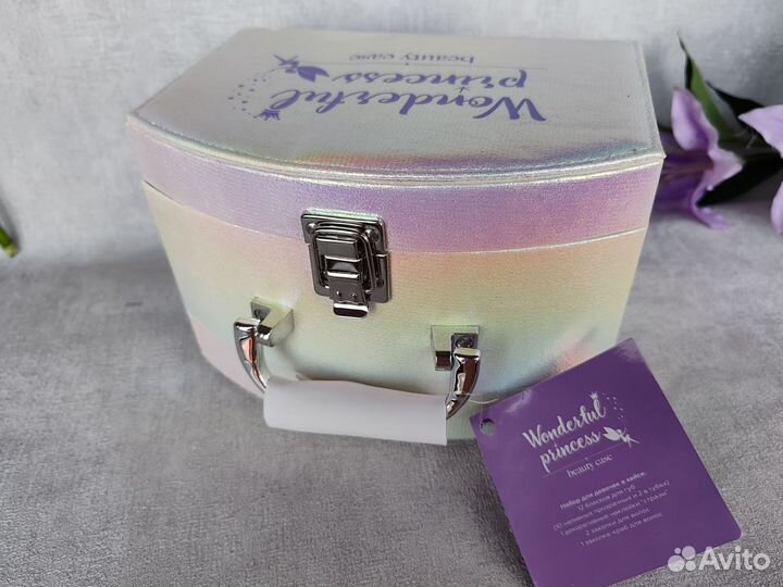 Шкатулка с косметикой, макияжный набор