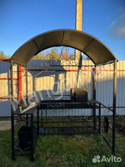 Мангал с крышей
