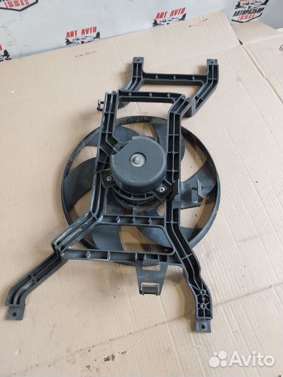 Радиатор охлаждения Renault logan