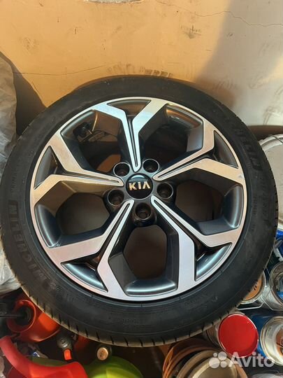 Продам новый комплект колес