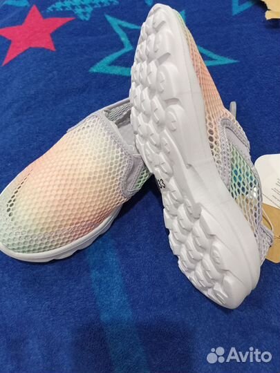 Кроссовки для девочки
