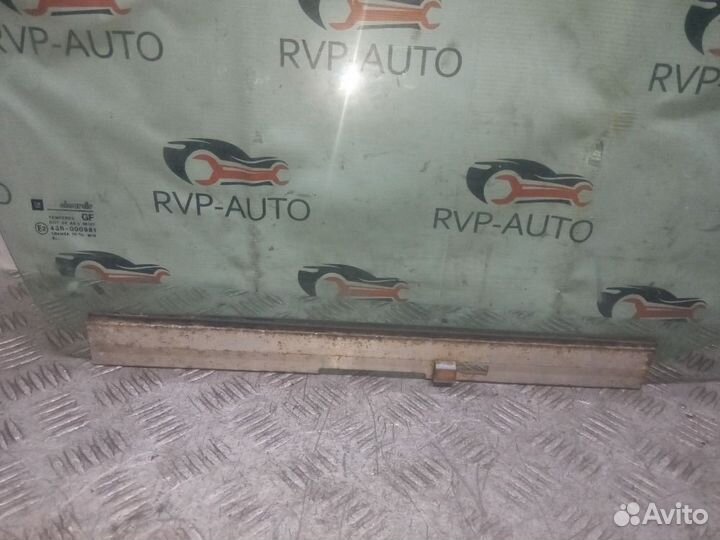 Стекло двери переднее правое Opel Vectra B 1995-00