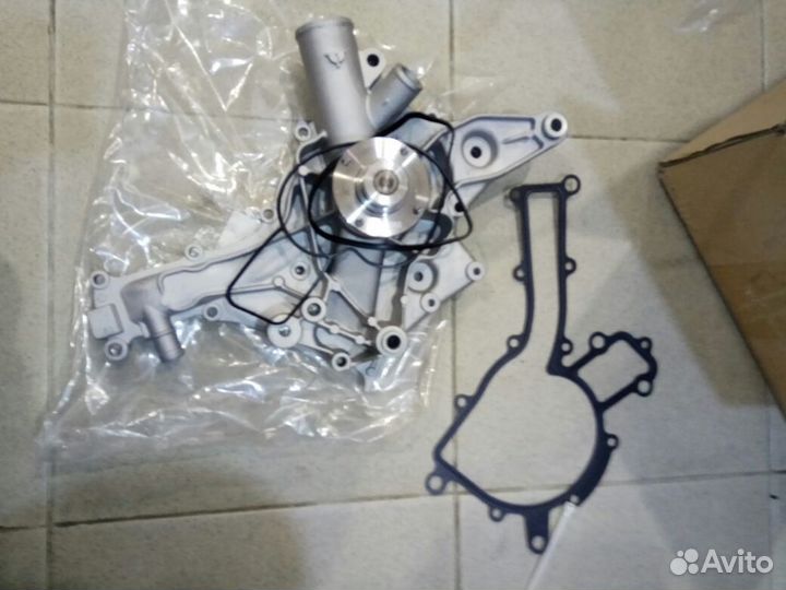 Водяной насос, помпа Мерседес