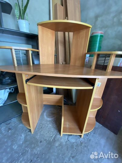 Компьютерный стол