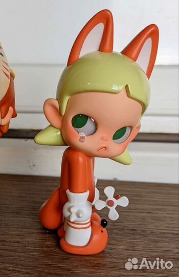 Фигурки pop mart Hirono Zsiga