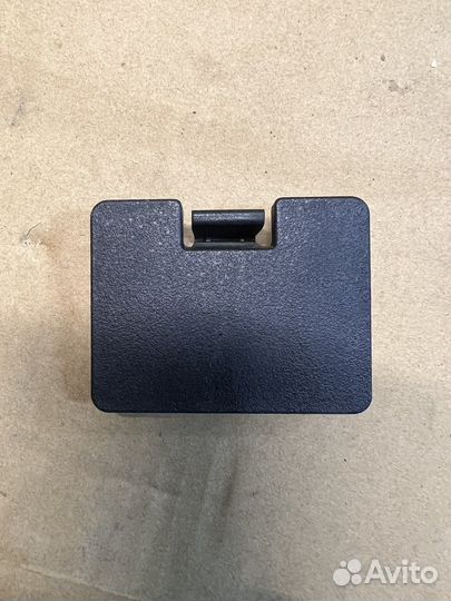 Заглушка обшивки двери багажника Паджеро 4