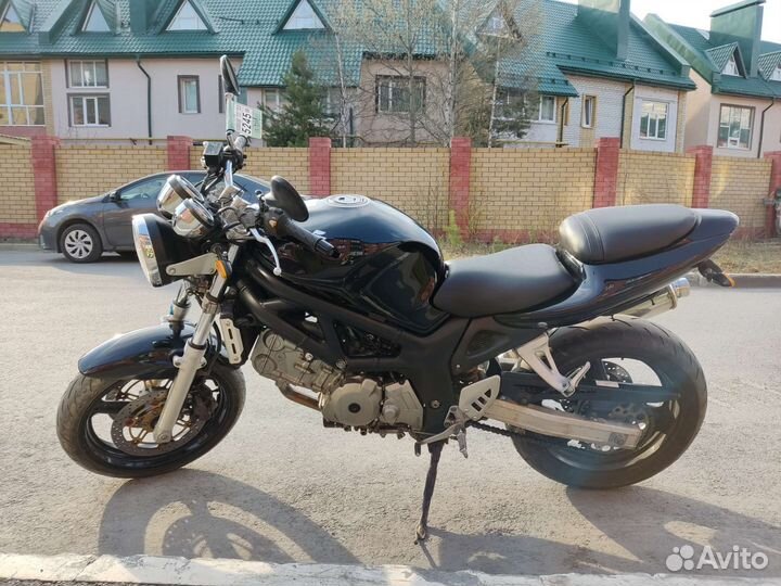 Suzuki SV400