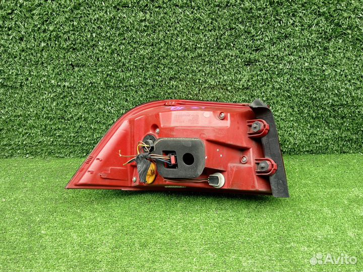 Фонарь правый VAG универсал Volkswagen Passat b7 Alltrack