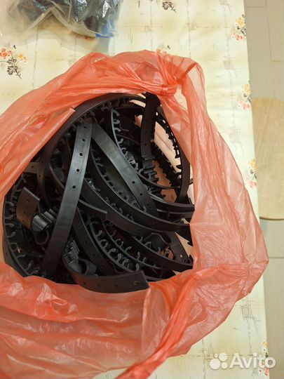 Крепление кабеля в желобе