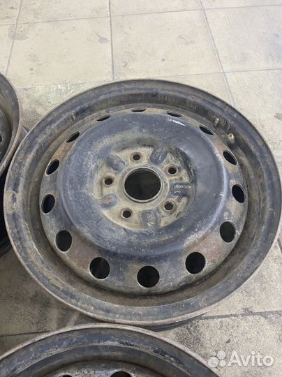 Штампованные диски toyota r15