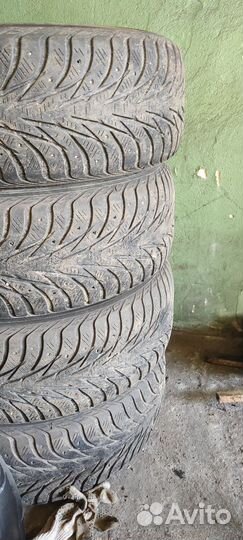 Yokohama IceGuard Stud IG65 215/60 R16 99T