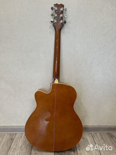 Акустическая гитара