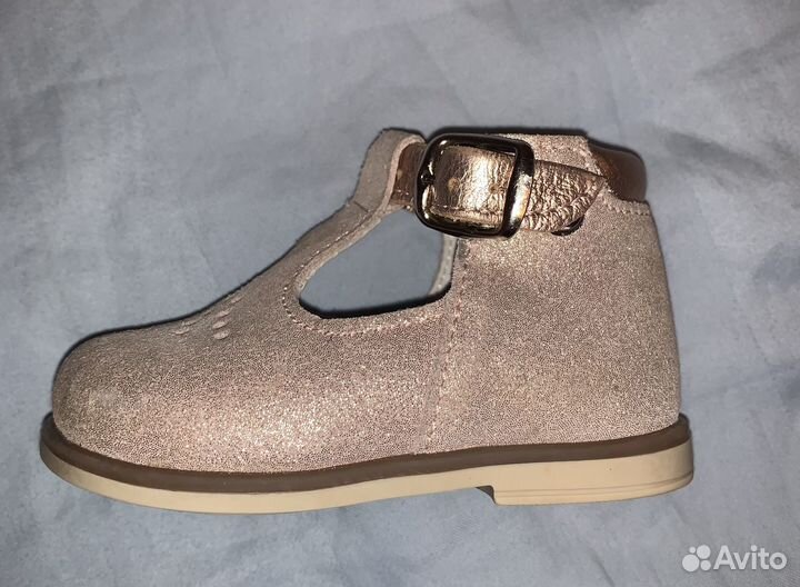 Сандалии для девочки