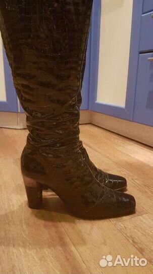 Сапоги женские осенние лаковые 41 размера чёрные