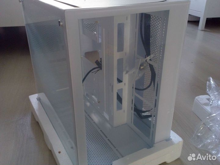 Игровой корпус для пк белый