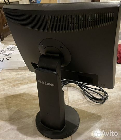 Монитор Samsung