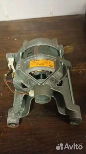 Двигататель стиральной машины Ariston