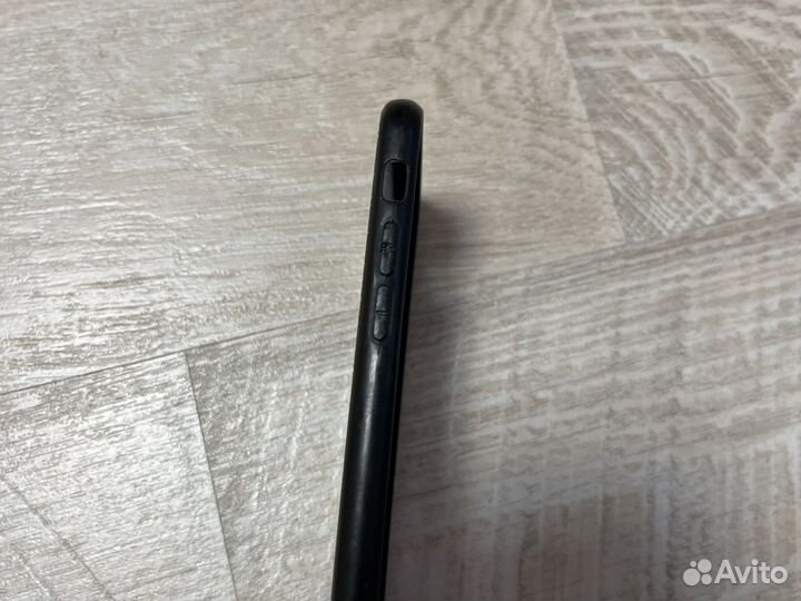 Чехол на iPhone