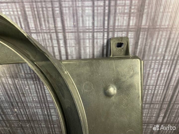 Диффузор радиатора Chevrolet Trailblazer GMT360