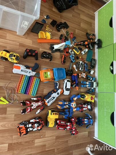 Игрушки для мальчика, тоботы оригинальные