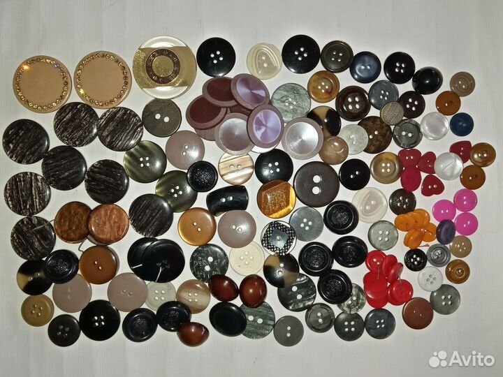 Пуговицы россыпью для рукоделия/шитья, 329 штук