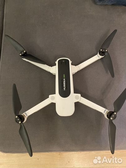 Квадрокоптер hubsan zino