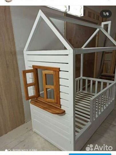 Кроватка домик бук. Детская мебель