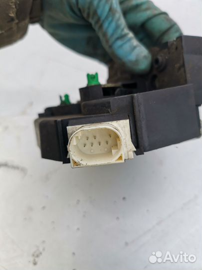 Замок задней двери land rover freelander 1