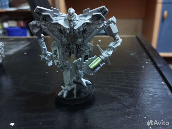 Коллекционное роботы Мегатрон и Старскрим