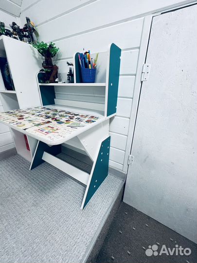 Детская растущая парта и стульчик 