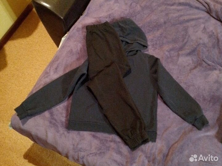 Спортивный костюм женский