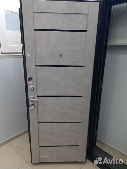 Входные двери новые