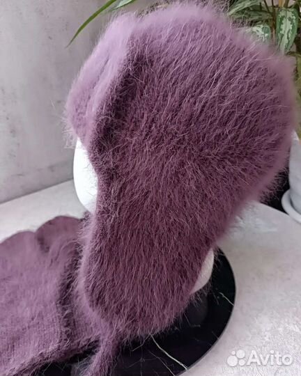 Вязаный комплект шапка ушанка, варежки и бактус