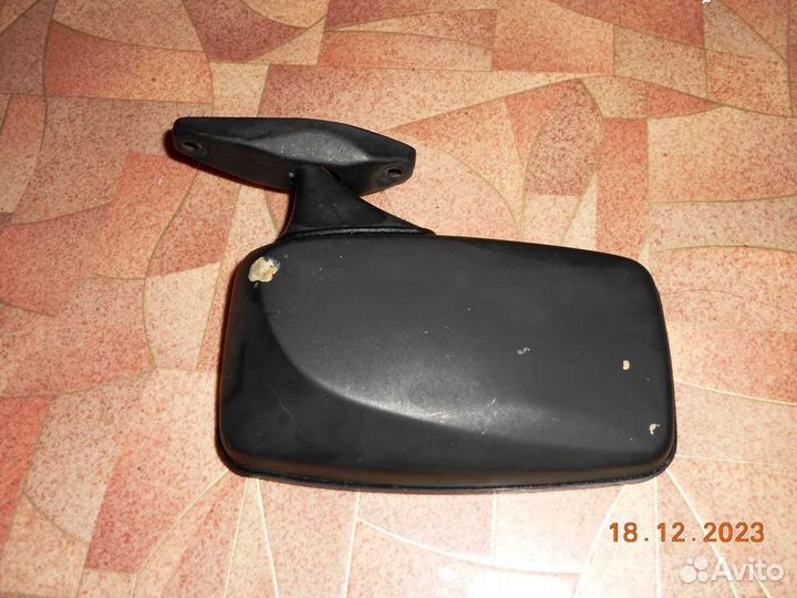 Боковое зеркало на 