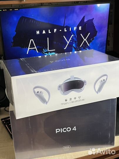 Шлем виртуальной реальности pico 4 новый