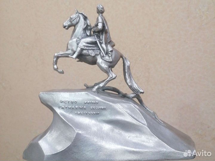 Статуэтка retro primo