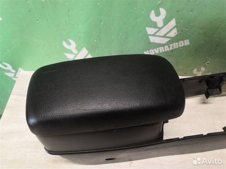 Подлокотник Мазда 6
