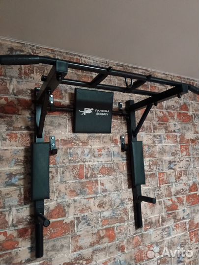 Турник настенный бу