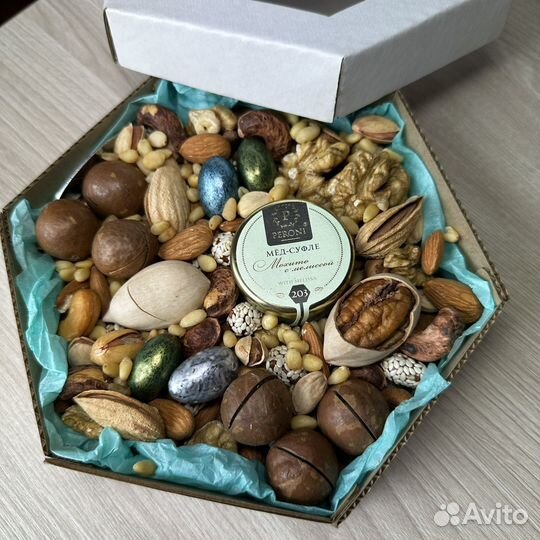 Подарочные коробочки с орешками