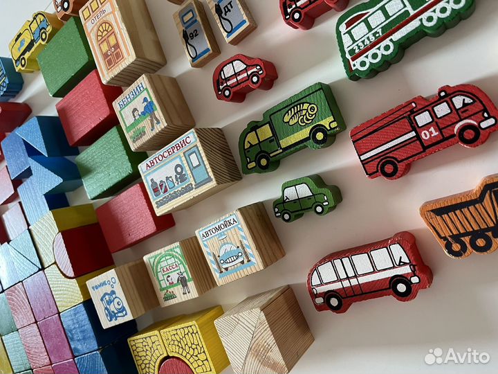 Деревяные кубики машинки пакетом