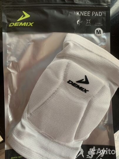 Наколенник Demix размер М новый