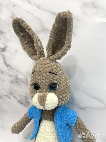 Вязаный кролик, подарок
