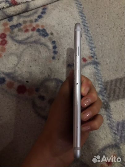 Телефон iPhone 7