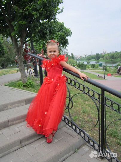 Нарядное платье