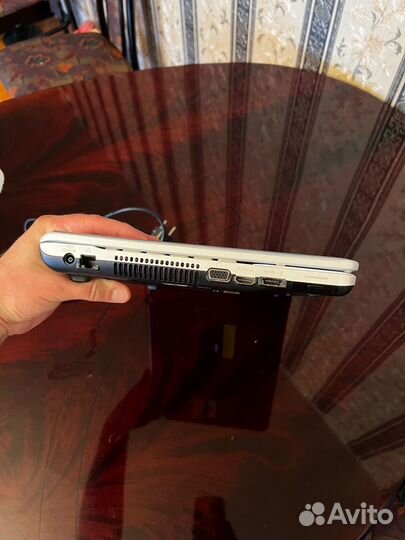 Ноутбук Sony vaio VPC-EB4J1R